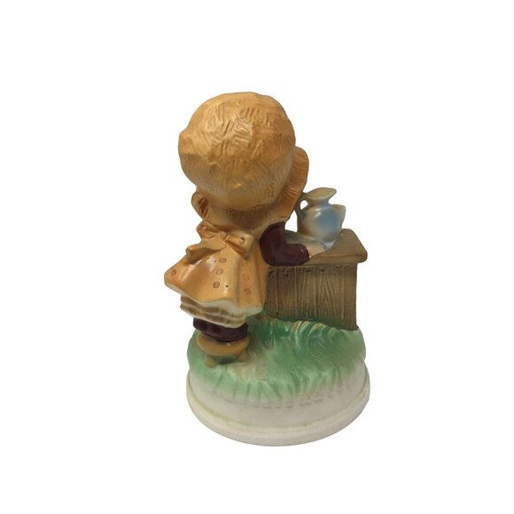 Vintage Fred Roberts Japan Ceramic Music Box Girl at Lemonade Stand - Picture 3 of 11